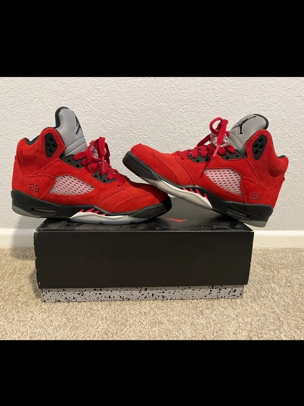 2021 Air Jordan 5 Retro Raging Bull Size 4.5Y 440888-600